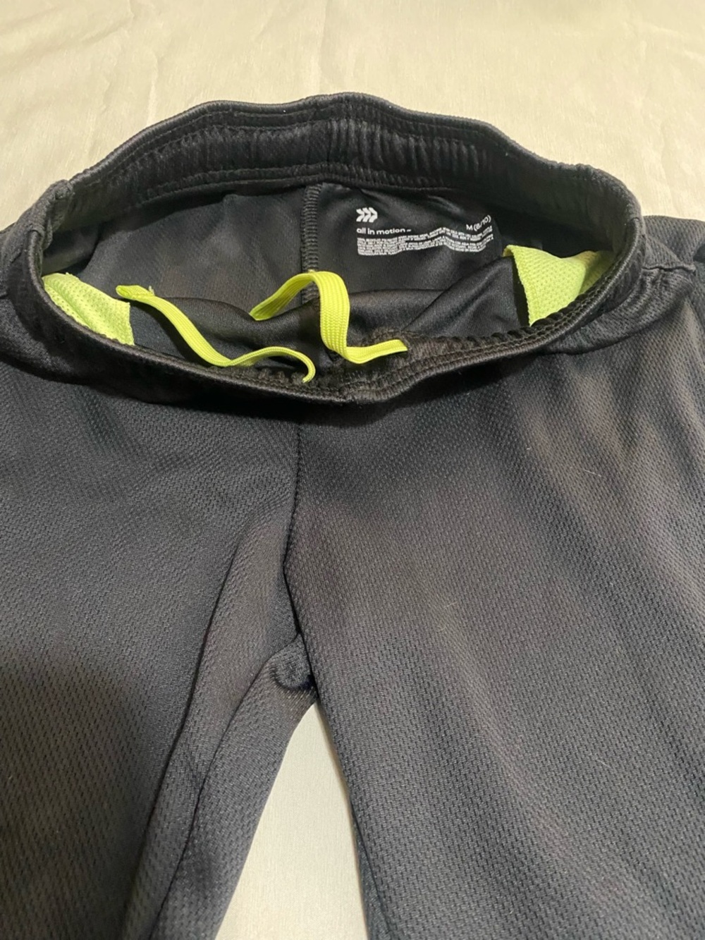 Boy, black pants size 8/10 - Picture 2 of 3